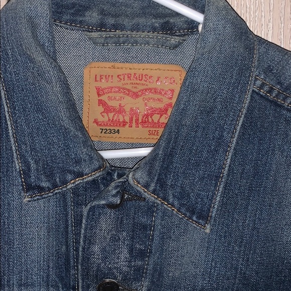 Jean jacket - Picture 2 of 4